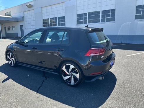 Used 2018 Volkswagen GTI SE FWD image 4