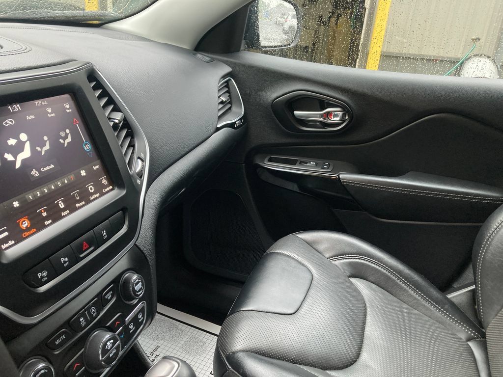 Used 2023 Jeep Cherokee Altitude Lux w/ Elite Group AWD/4WD image 15