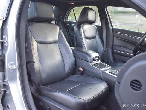 Used 2011 Chrysler 300 C w/ Sound Group RWD image 13