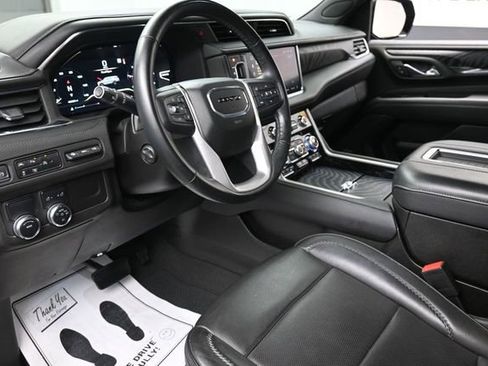 Used 2023 GMC Yukon Denali RWD image 14