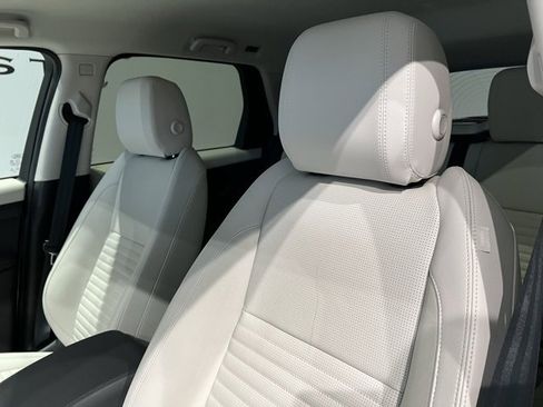 Used 2023 Land Rover Discovery Sport SE image 21