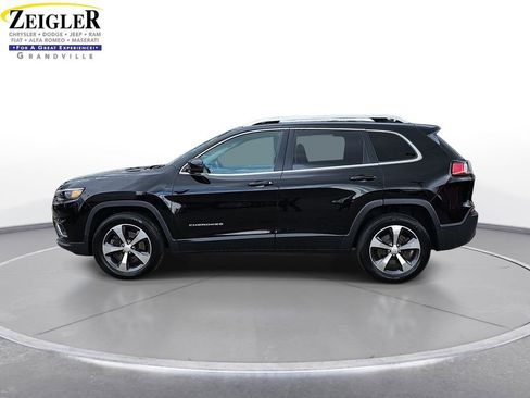 Used 2019 Jeep Cherokee Limited w/ Luxury Group AWD/4WD image 8