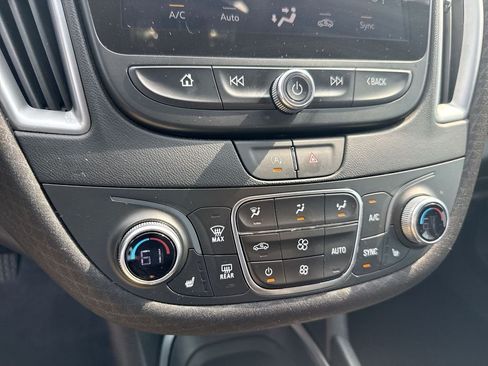 Used 2025 Chevrolet Malibu LT FWD image 57