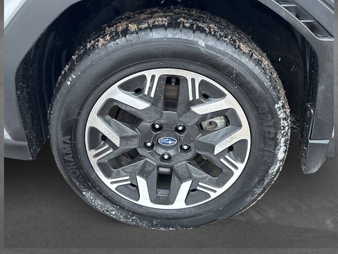 Used 2025 Subaru Forester Premium image 12