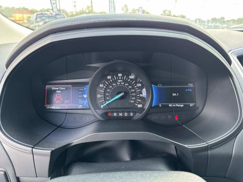 Used 2024 Ford Edge SE image 20