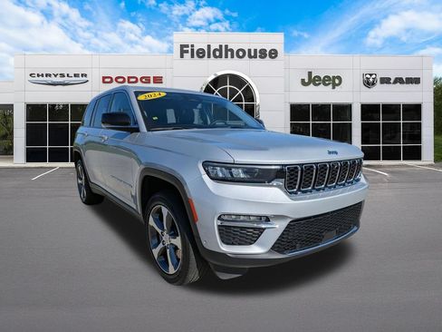 Used 2024 Jeep Grand Cherokee Limited 4xe w/ Luxury Tech Group II AWD/4WD image 3