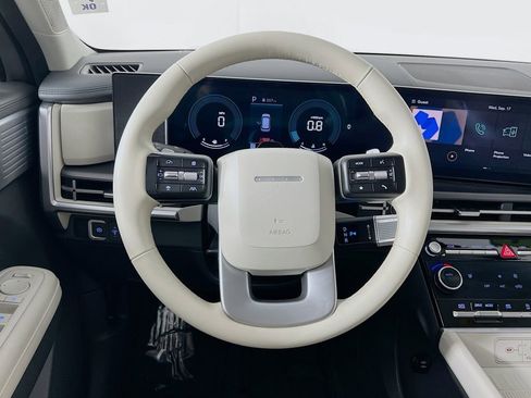 Used 2024 Hyundai Santa Fe SEL image 11