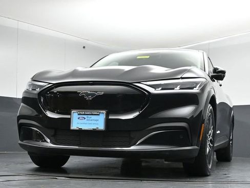 Certified 2025 Ford Mustang Mach-E Premium AWD/4WD image 38