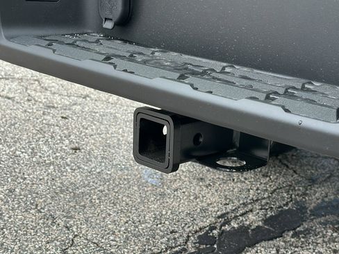 New 2026 Nissan Frontier PRO-4X w/ Pro-4x Convenience Package image 9