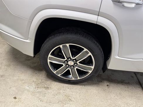 Used 2018 GMC Acadia Denali w/ Technology Package AWD/4WD image 6
