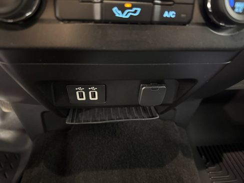 Used 2020 Ford F150 XLT w/ Trailer Tow Package AWD/4WD image 21