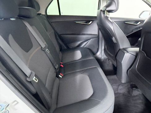 Used 2025 Kia Niro LX image 27