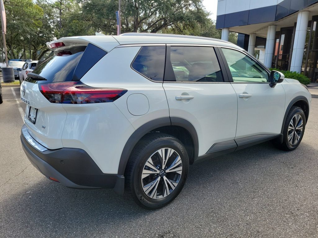 Used 2023 Nissan Rogue SV w/ SV Premium B Package FWD image 4