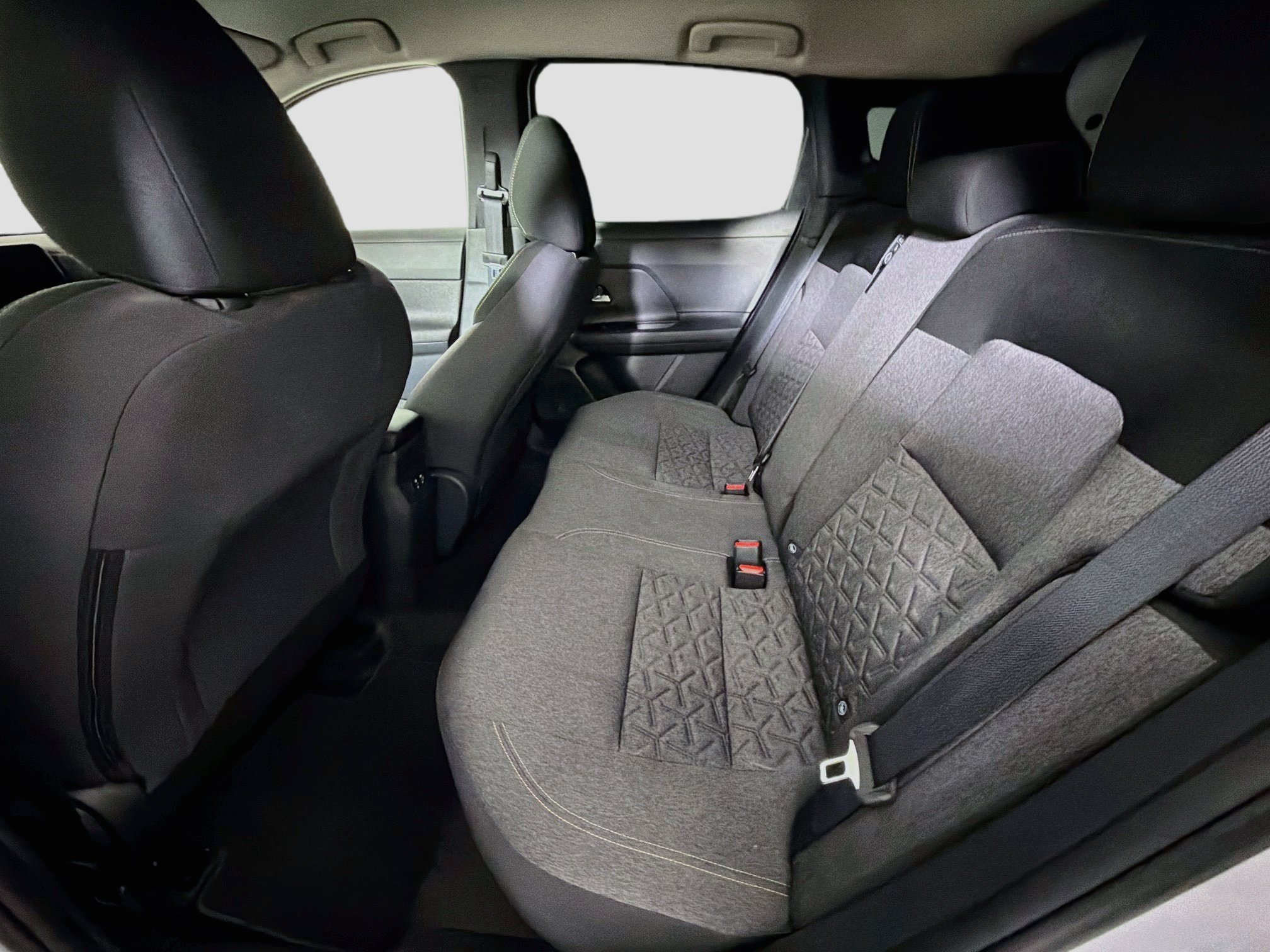 Used 2025 Nissan Kicks SV w/ Charging Package FWD image 25