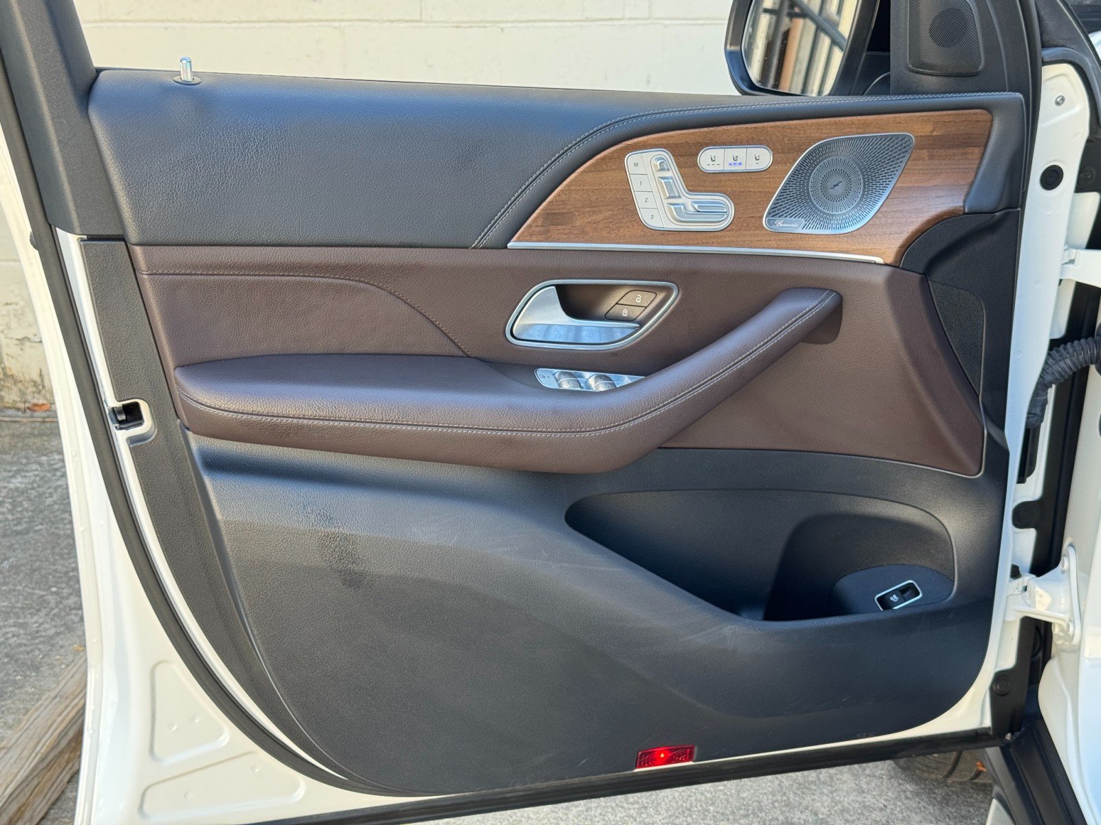 Used 2022 Mercedes-Benz GLE 450 4MATIC w/ AMG Line Exterior image 52
