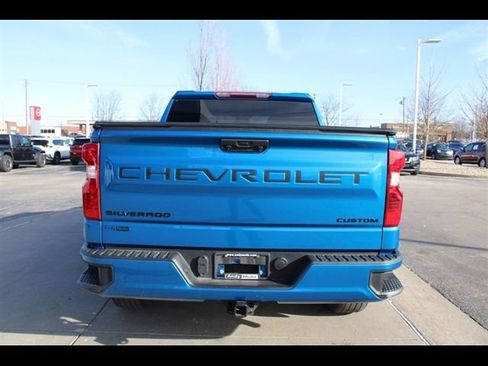 Used 2022 Chevrolet Silverado 1500 Custom w/ LPO, Dark Essentials Package AWD/4WD image 8