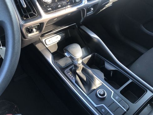 Used 2023 Kia Sorento LX image 19