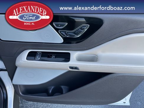 Used 2022 Lincoln Aviator Reserve w/ Equipment Group 201A image 14