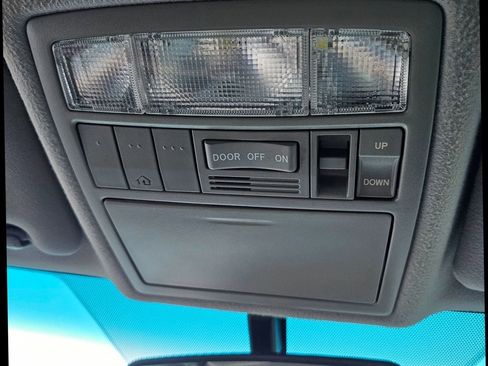 Used 2011 Toyota Camry SE image 42