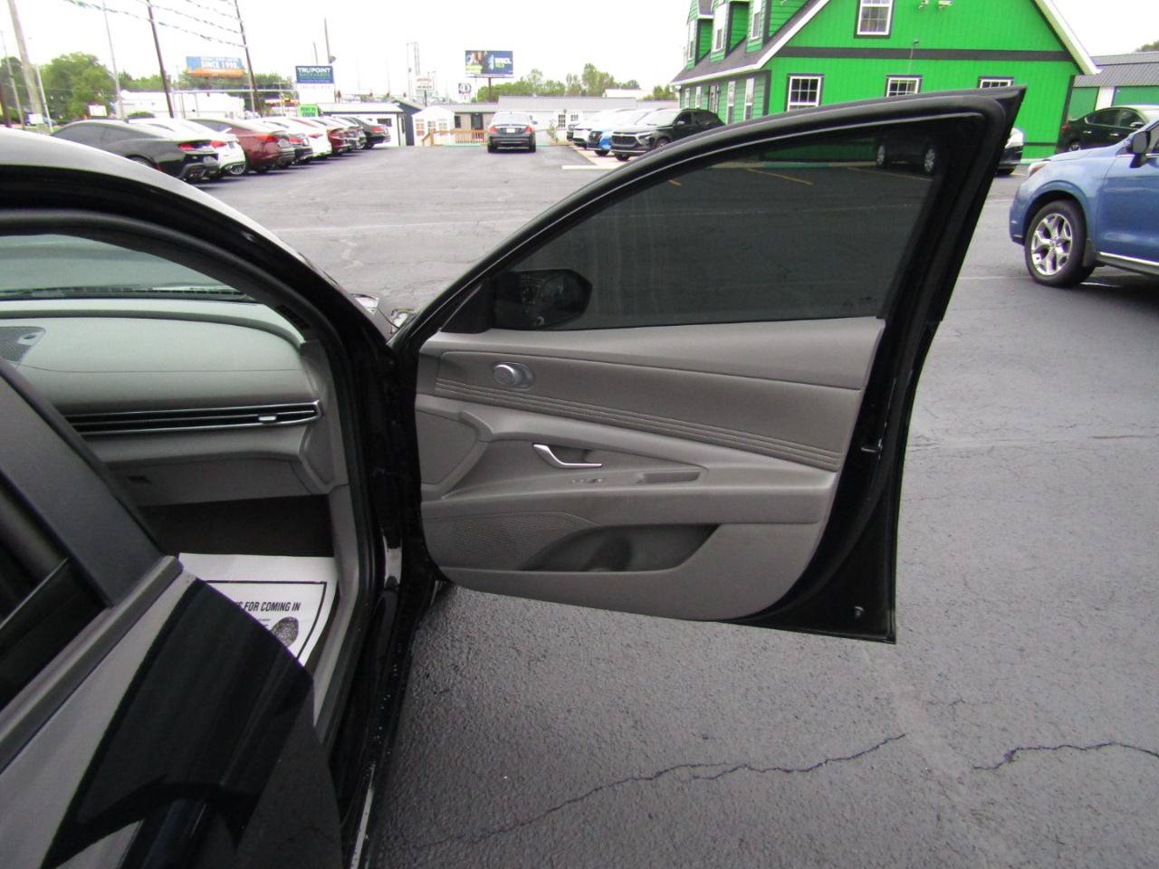Used 2023 Hyundai Elantra SEL w/ Convenience Package FWD image 21