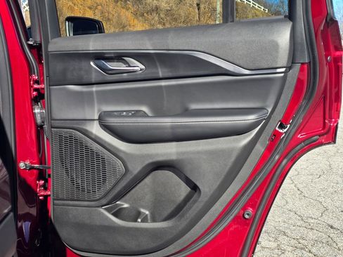 New 2025 Jeep Grand Cherokee Laredo X w/ Luxury Tech Group I image 41