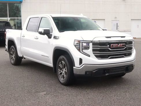 Used 2025 GMC Sierra 1500 SLT AWD/4WD image 3