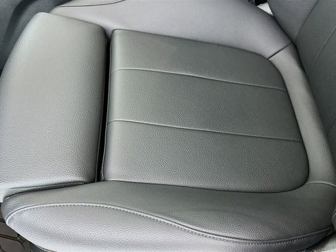 Used 2026 Mercedes-Benz GLB 250 4MATIC image 19