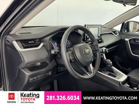 Certified 2020 Toyota RAV4 XLE Premium FWD image 15