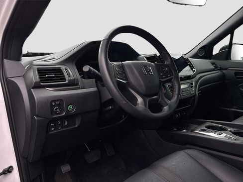 Certified 2024 Honda Passport TrailSport image 10