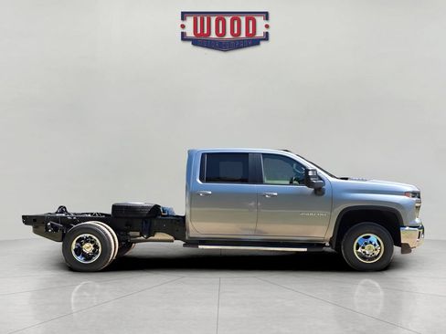 New 2026 Chevrolet Silverado 3500 LT w/ Convenience Package AWD/4WD image 2