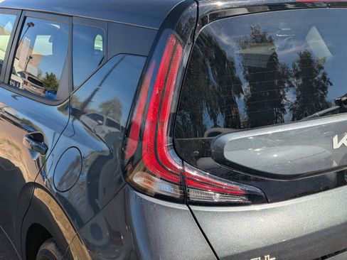 Certified 2025 Kia Soul LX image 10