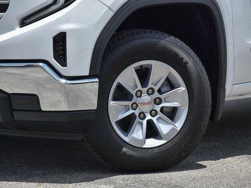 New 2025 GMC Sierra 1500 SLE w/ Preferred Package image 2