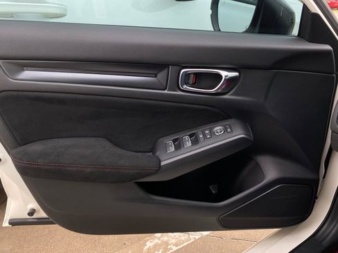 Used 2023 Honda Civic Type R image 32