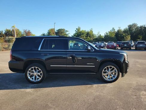 Used 2020 GMC Yukon Denali w/ Denali Premium Package image 10