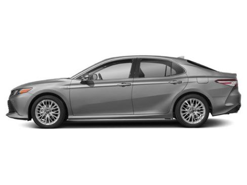 Used 2018 Toyota Camry XLE FWD image 6