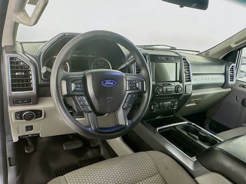 Used 2017 Ford F250 XLT w/ XLT Premium Package AWD/4WD image 11
