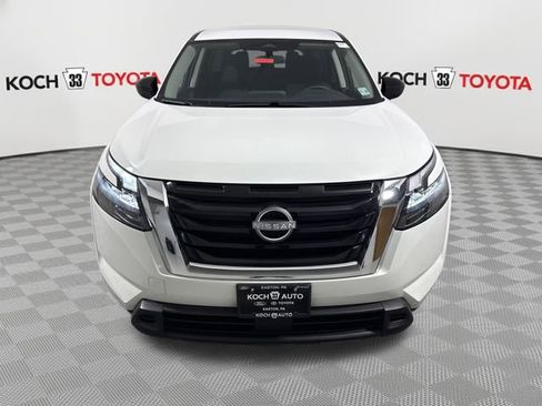 Used 2024 Nissan Pathfinder S AWD/4WD image 2
