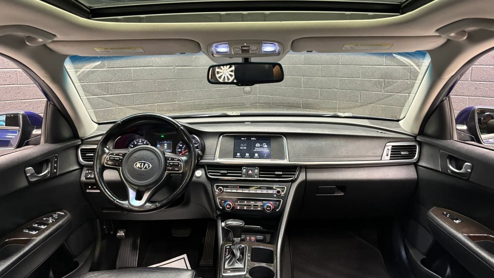 Used 2018 Kia Optima EX w/ Premium Package FWD image 8