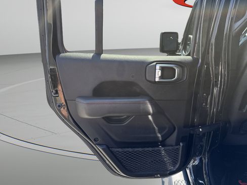 Used 2020 Jeep Gladiator Rubicon image 8