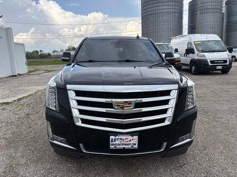 Used 2018 Cadillac Escalade ESV Luxury AWD/4WD image 8