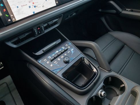 New 2026 Porsche Cayenne Coupe image 21