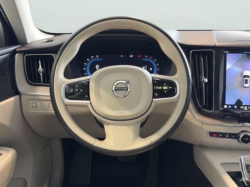 Used 2022 Volvo XC60 B5 Inscription w/ Advanced Package AWD/4WD image 12