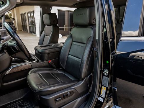 Used 2020 GMC Sierra 3500 Denali w/ Denali Ultimate Package image 30