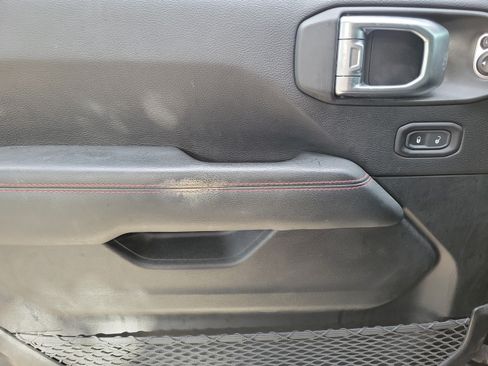 Used 2019 Jeep Wrangler Unlimited Rubicon AWD/4WD image 13