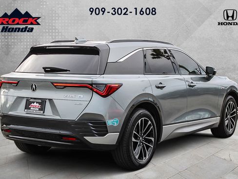 Used 2024 Acura ZDX A-Spec image 4
