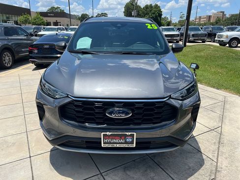 Used 2025 Ford Escape ST-Line FWD image 2