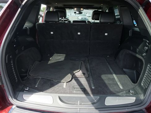 Used 2017 Jeep Grand Cherokee Limited w/ Trailer Tow Group IV AWD/4WD image 17