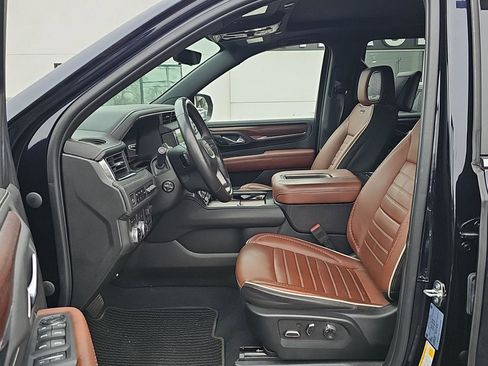 Certified 2023 GMC Yukon Denali Ultimate image 4