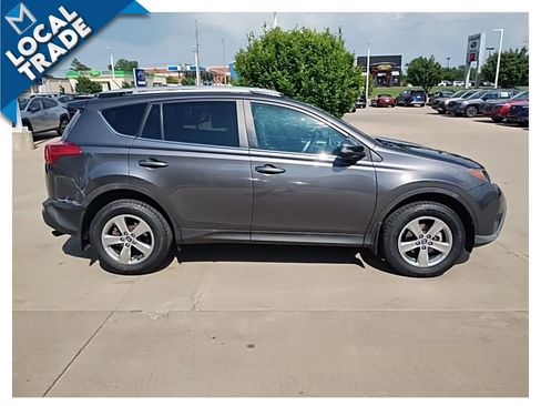 Used 2015 Toyota RAV4 XLE AWD/4WD image 7