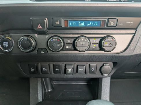 Used 2023 Toyota Tacoma TRD Off-Road w/ TRD Premium Off Road Package AWD/4WD image 21